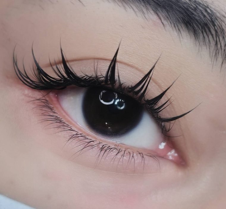 Anime lash extensions by Léora Lash Studio