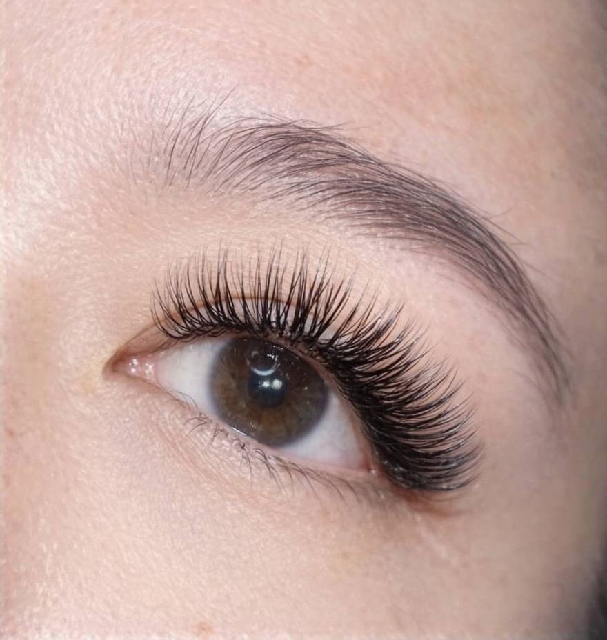 UU lash extensions, client result 1 at Léora Lash Studio Bangkok