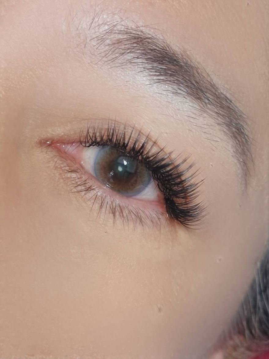 UU lash extensions, client result 2 at Léora Lash Studio Bangkok