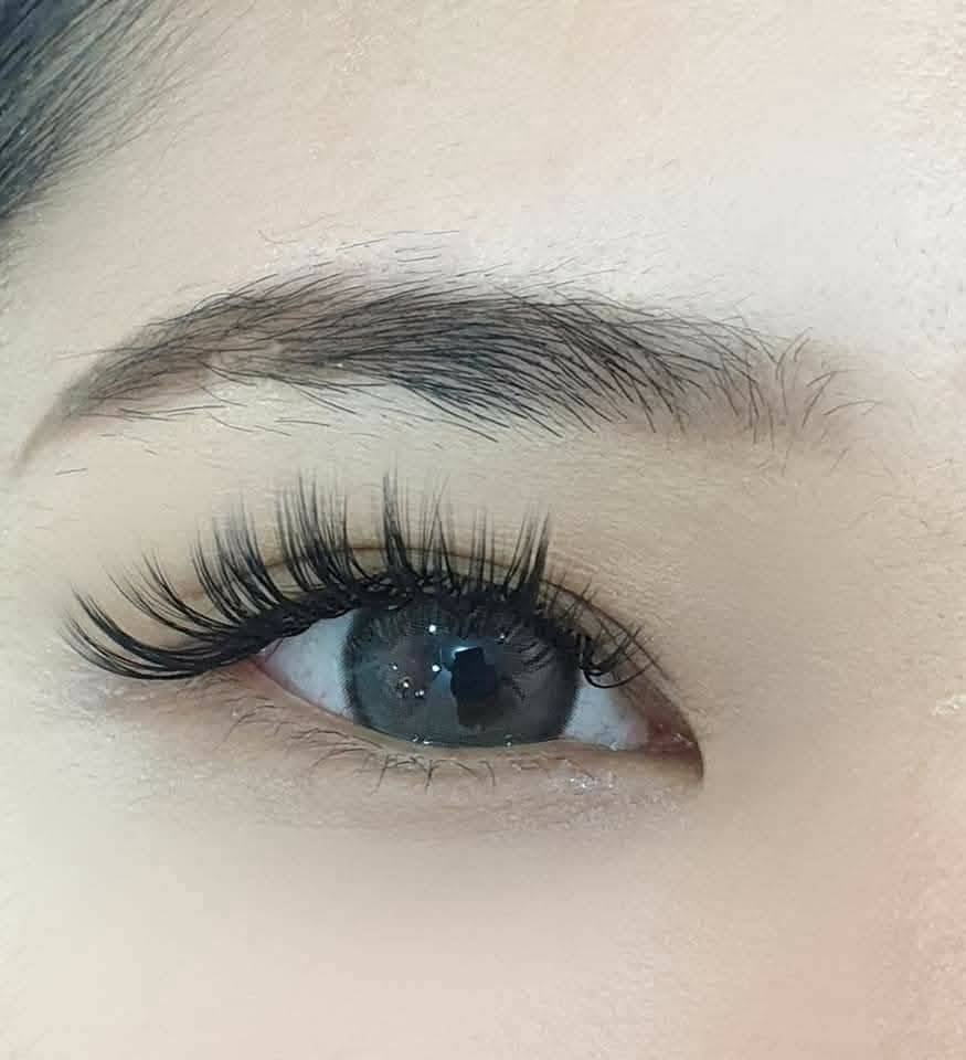 Wet Look lash extensions, client result 3 at Léora Lash Studio Bangkok